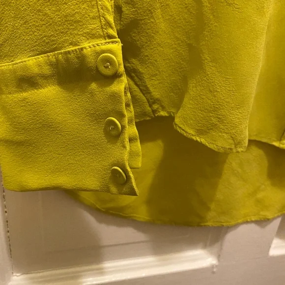 BCBGMaxAzria Vibrant 100% Silk Lemongrass Yellow V-Neck - Picture 7 of 14